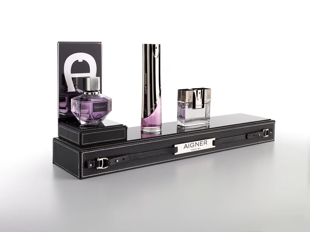 Aigner: Countertop display produced by Casadevall Group.