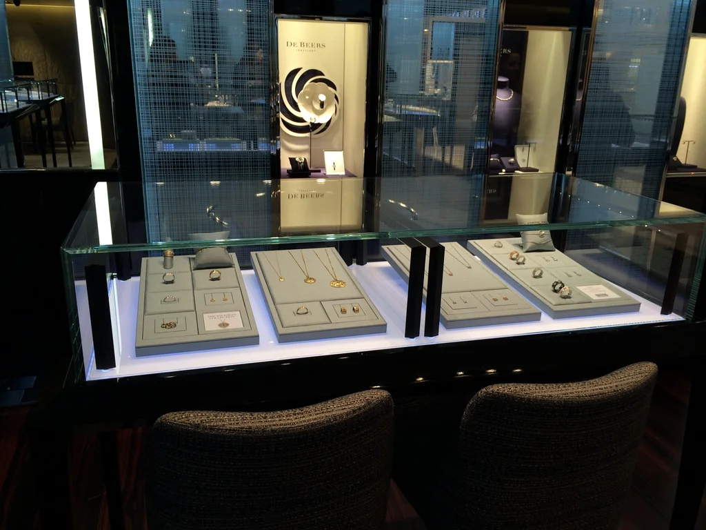 De Beers: Display produced by Casadevall Group.
