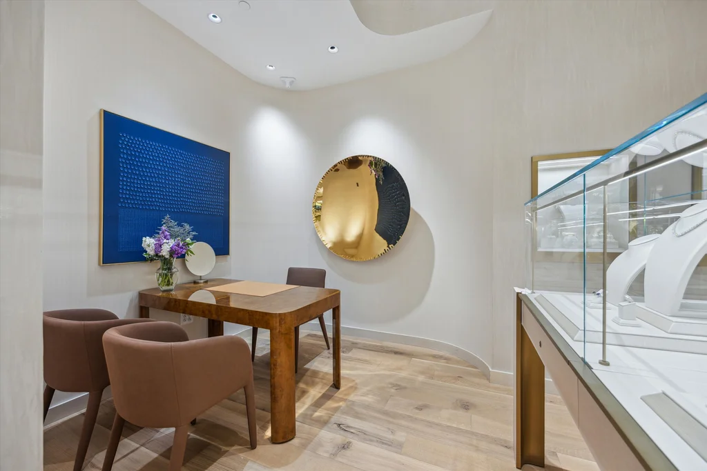 Multi-brand jewelry boutique interior produced by Casadevall Group.